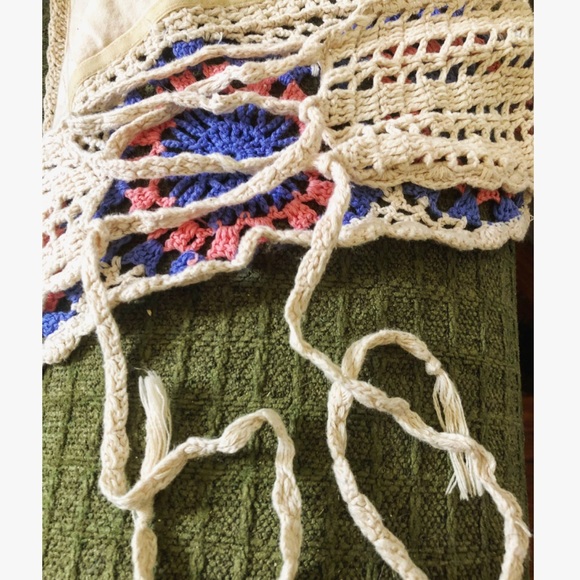 Ecote Crochet Floral Bra Top - Picture 5 of 6